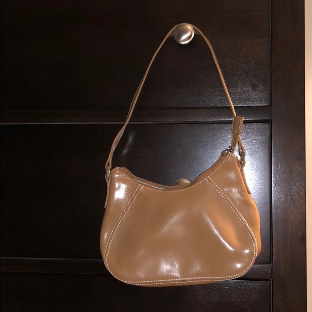 Small brown/tan purse